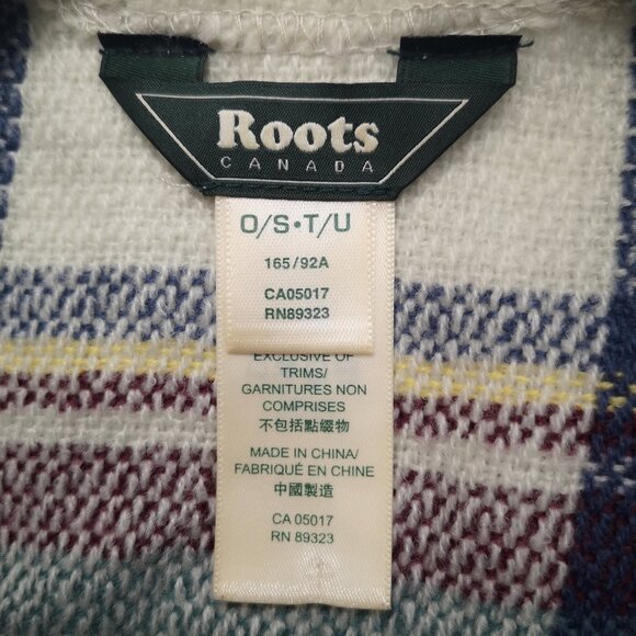 Roots Ladies One Size Fits Most Multi Colored Cape with Toggle Button Closure - Picture 3 of 6